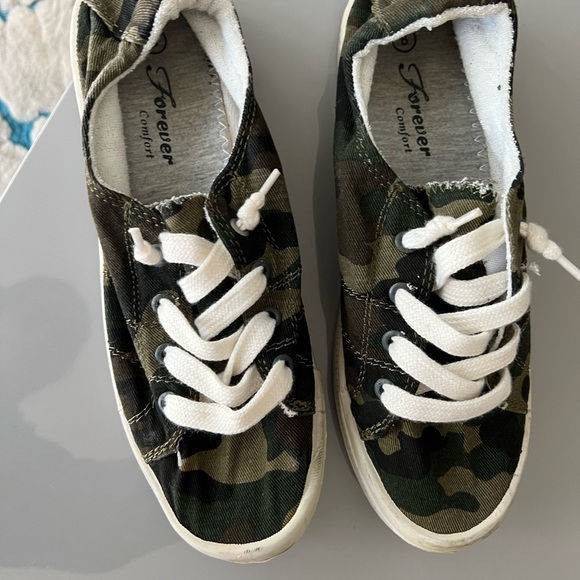 Forever comfort camouflage slide on sneakers - Picture 2 of 2